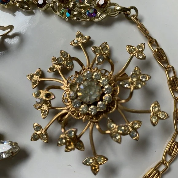 Vintage Costume Jewelry - Picture 15 of 16